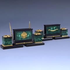 Настольный набор с часами «Дипломат» из малахита в подарок руководителю