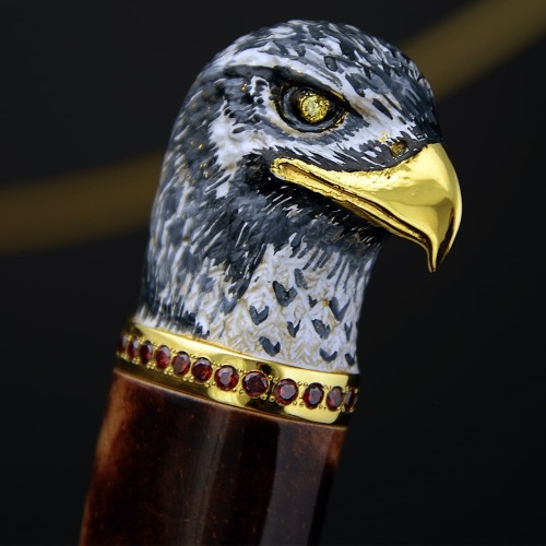 Подарочный нож «Сокол» с рукоятью в виде головы птицы в подарок охотнику