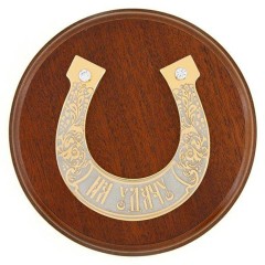 Декоративная подкова на тарелке «На удачу» в подарок родным