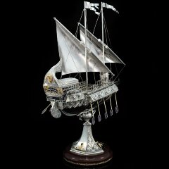 Серебряный корабль «Галера» на основе кокосового ореха