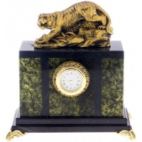 Настольные часы с фигуркой «Тигр на охоте» — как символ 2022 года и новогодний сувенир с доставкой по России