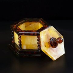 Подарочная шкатулка «Сокровищница» из натурального янтаря