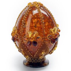Сувенирное яйцо из янтаря «Пасха»