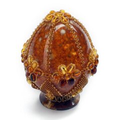 Сувенирное яйцо из янтаря «Пасха»