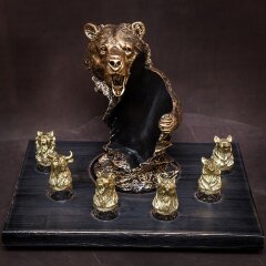 Подставка для бутылки «Медведь» с рюмками перевёртышами
