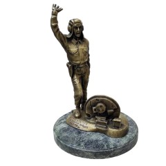 Бронзовая фигурка «Танкист» в подарок на 23 февраля от всего коллектива