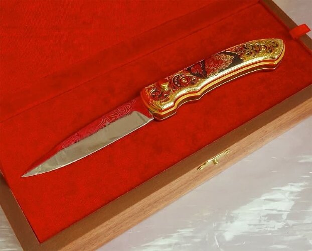 Нож складной дамасский "Волк и луна"