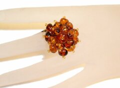 Кольцо из янтаря «Ягодки»
