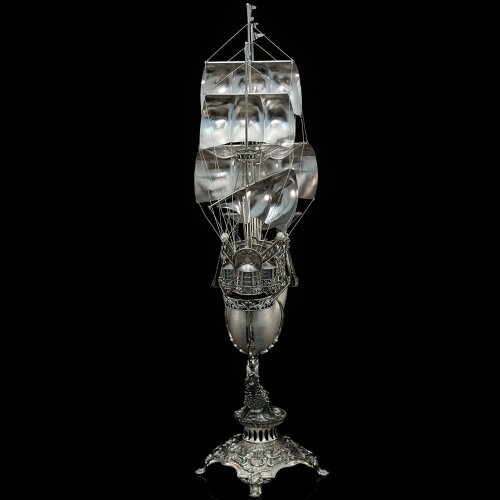 Серебряный корабль «Орион» из морской раковины наутилус