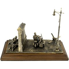 Бронзовая диорама «Советские разведчики»