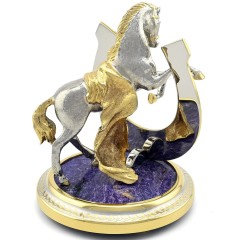 Статуэтка конь с подковой «На счастье» на чароите в подарок девочке