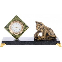 Кабинетные часы с фигуркой «Тигрёнок» — как символ 2022 года и новогодний сувенир