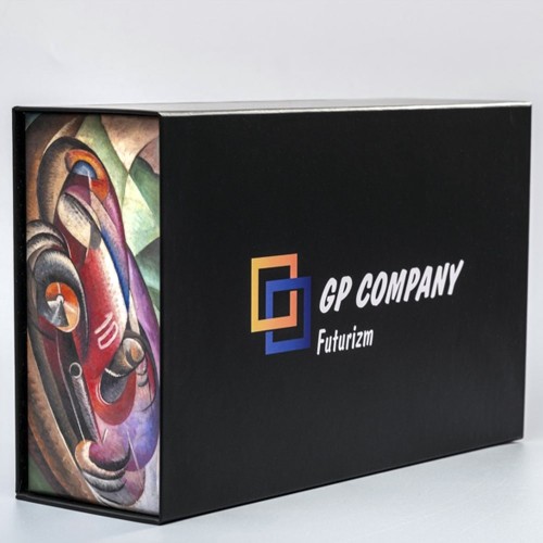 Сувенирная модель дизайнерского автомобиля «Динамико» из молочного янтаря в подарок парню