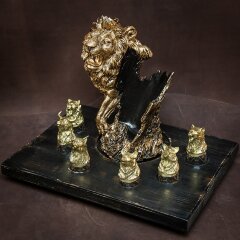 Подставка для бутылки «Лев» с рюмками перевёртышами