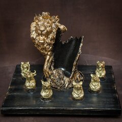 Подставка для бутылки «Лев» с рюмками перевёртышами