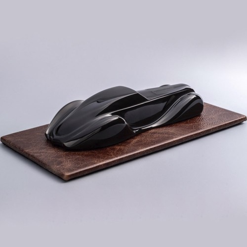 Сувенирная модель дизайнерского автомобиля «Скорость» из вишнёвого янтаря в подарок мужчине