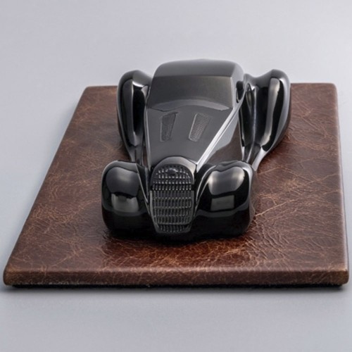 Сувенирная модель дизайнерского автомобиля «Скорость» из вишнёвого янтаря в подарок мужчине