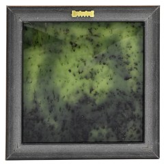 Настенное панно «Подкова на удачу» из натурального камня нефрит