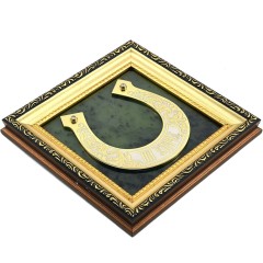 Настенное панно «Подкова на удачу» из натурального камня нефрит