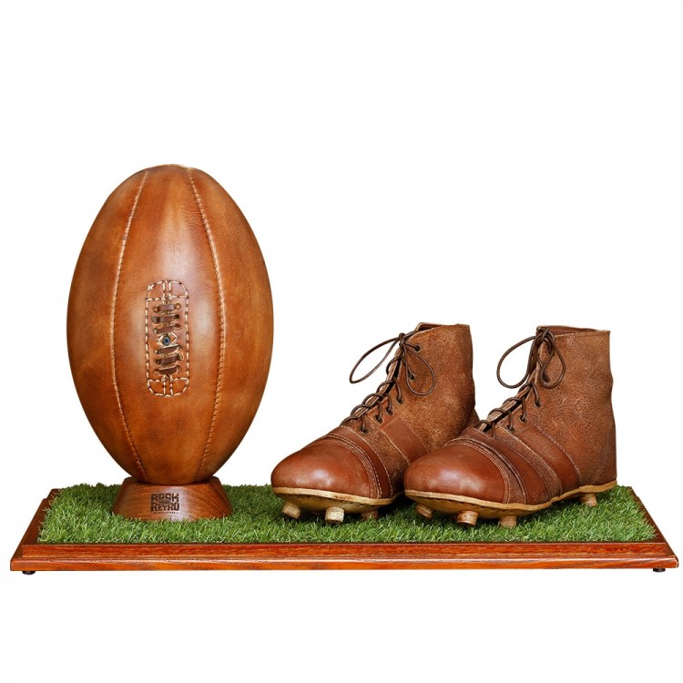 Спортивный сувенир «Сидней» (мяч регби, бутсы) на подставке с газоном
