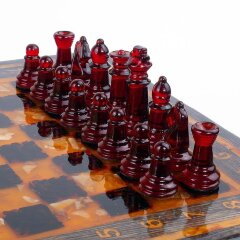 Деревянный шахматный ларец «Имперский» из янтаря с фигурами