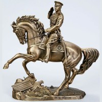 Сувенирная статуэтка «Маршал Жуков на коне» (полистоун)