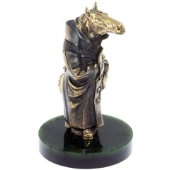 Бронзовая статуэтка «Конь в пальто» на подставке из нефрита