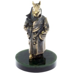Бронзовая статуэтка «Конь в пальто» на подставке из нефрита