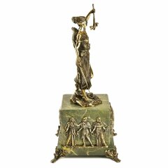 Бронзовая статуэтка  «Фемида» с часами на камне в подарок юристу