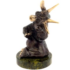 Бронзовая фигурка «Коза мечтательница» на камне — символ наступающего 2027 года козы