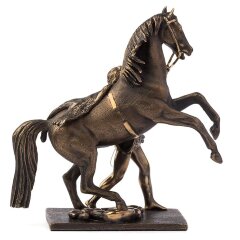 Сувенирная статуэтка «Конь Клодта» №1 украшающая Аничков мост — как оригинальный подарок из СПб