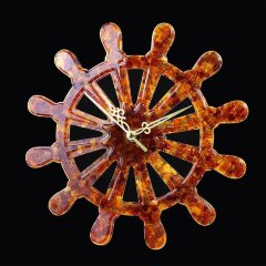 Настенные часы из янтаря «Морской штурвал» в подарок моряку для интерьера дома