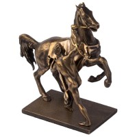 Сувенирная статуэтка «Конь Клодта» №3 украшающая Аничков мост — как оригинальный подарок из СПб