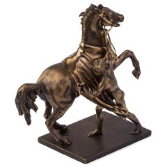Сувенирная статуэтка «Конь Клодта» №3 украшающая Аничков мост — как оригинальный подарок из СПб