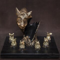 Подставка под бутылку «Кабан» со стопками перевёртышами