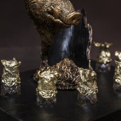 Подставка под бутылку «Кабан» со стопками перевёртышами