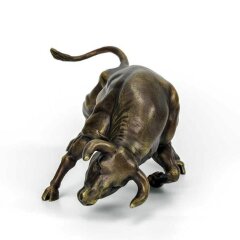 Бронзовая фигурка «Бык атакующий» в подарок бизнесмену