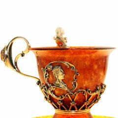 Чайная чашка из янтаря «Екатерина»