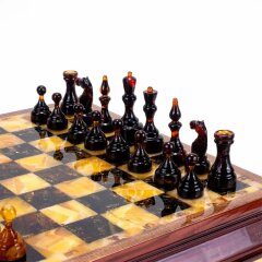 Эксклюзивный шахматный ларец «Классик» и янтаря с фигурами