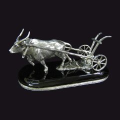 Серебряная визитница «Бык с плугом» на камне обсидиан