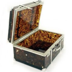 Оригинальная шкатулка из янтаря «Чемодан»