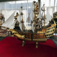 Большая модель старого корабля парусника «Морская Держава» в подарок военному моряку