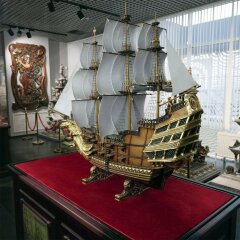 Большая модель старого корабля парусника «Морская Держава» в подарок военному моряку