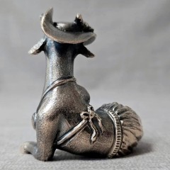 Бронзовая фигурка декоративная «Овечка модница» — символ наступающего 2027 года с очаровательной козочкой