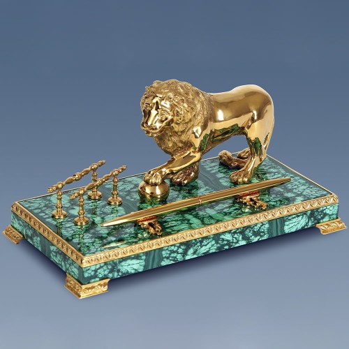 Письменный набор с фигуркой «Лев» на малахите в подарок руководителю