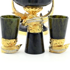 Набор для водки с икорницей «Осетровые» и тремя нефритовыми стопками в подарок мужчине