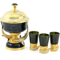 Набор для водки с икорницей «Осетровые» и тремя нефритовыми стопками в подарок мужчине