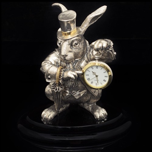 Интерьерная фигурка «Белый кролик» с часами в подарок к Новому году