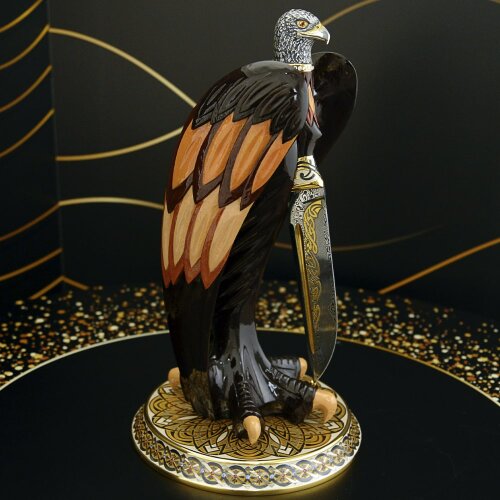 Сувенирная композиция нож «СОКОЛ» с фигурой птицы