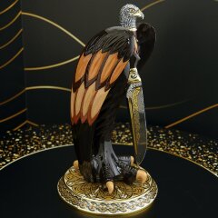 Сувенирная композиция нож «СОКОЛ» с фигурой птицы